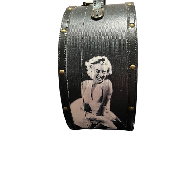 NWT Marilyn Monroe purse for those who loved her fabulous excellent condition - Picture 2 of 9